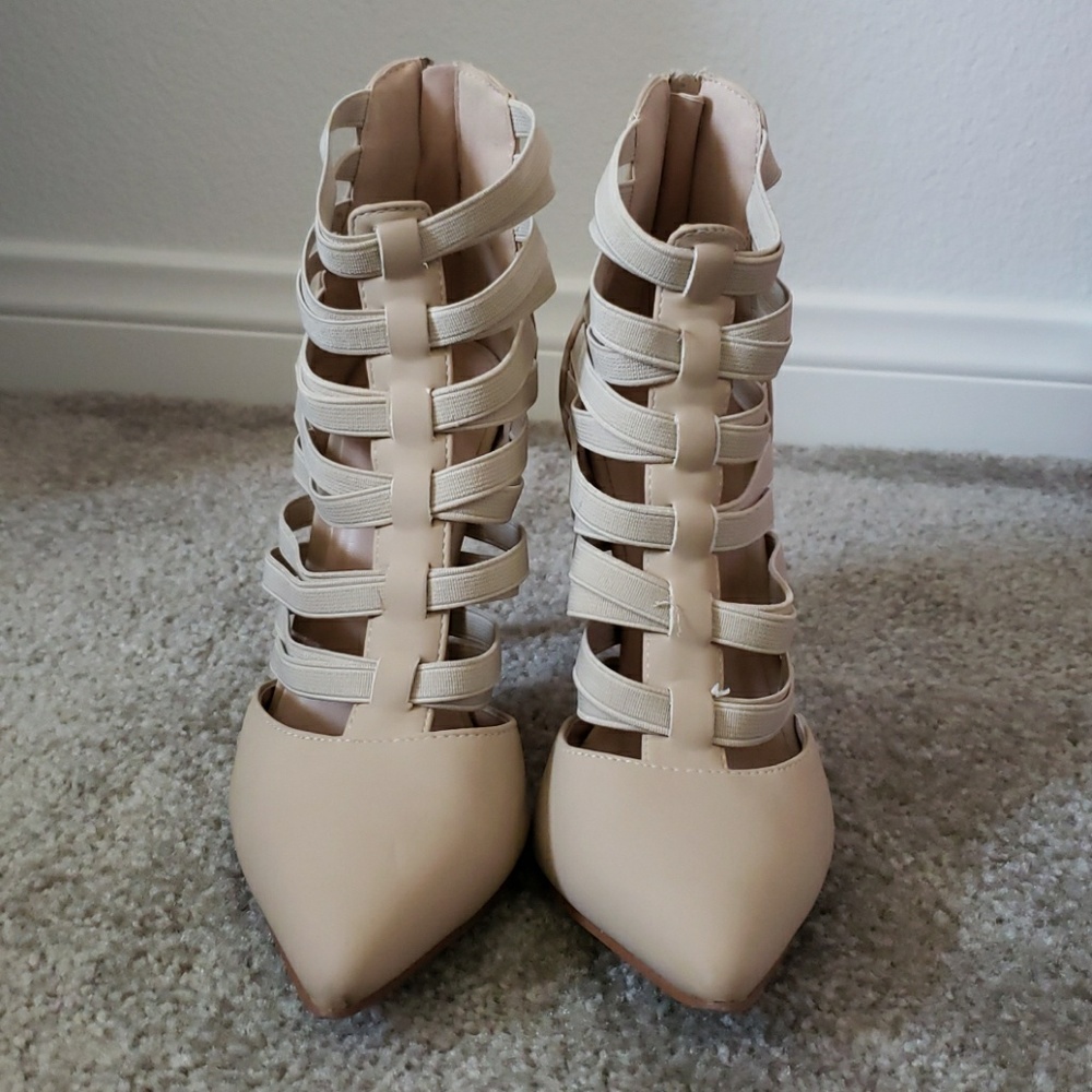 Pointy toe high heel pumps